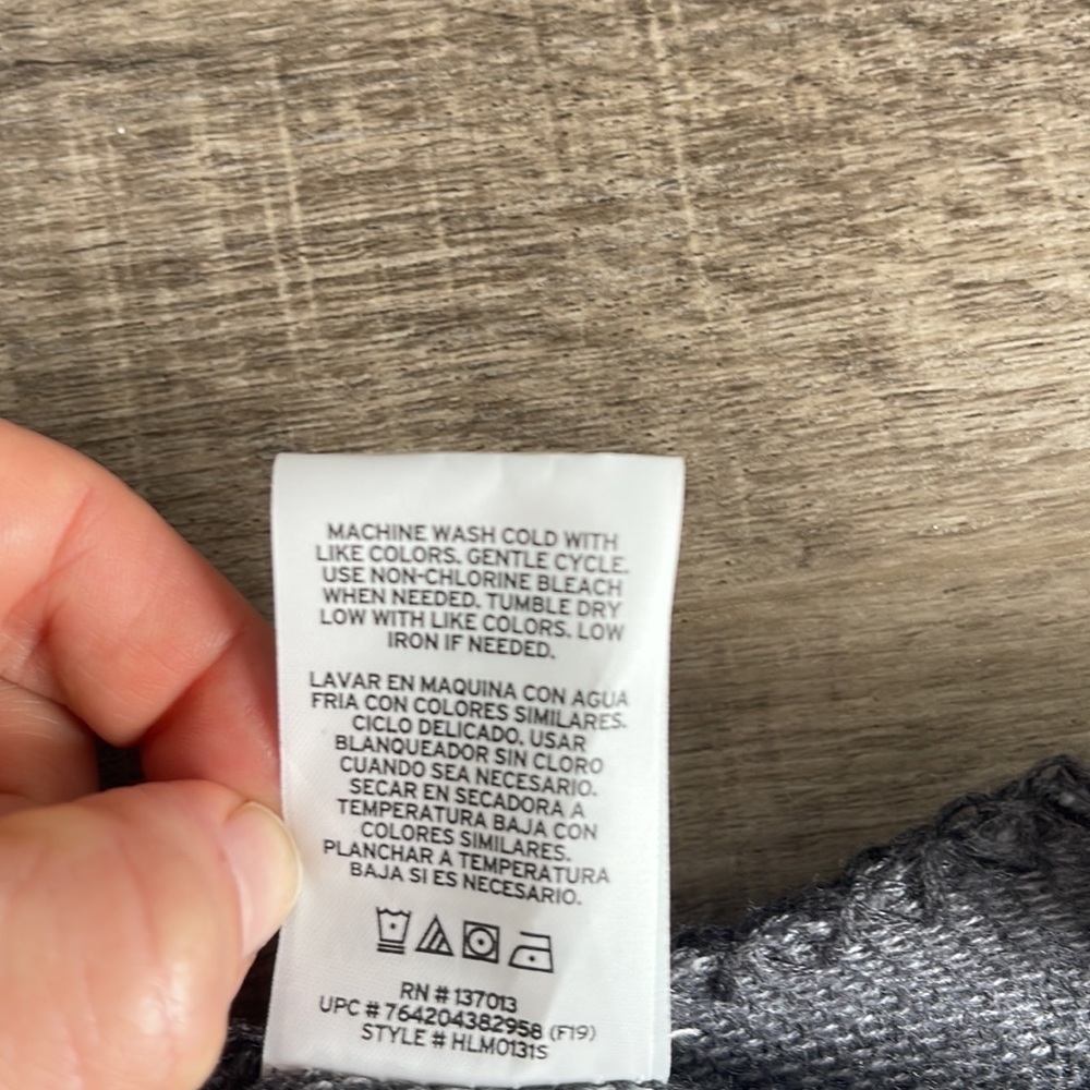 Woolrich Cozy Blanket Wrap - Picture 6 of 6